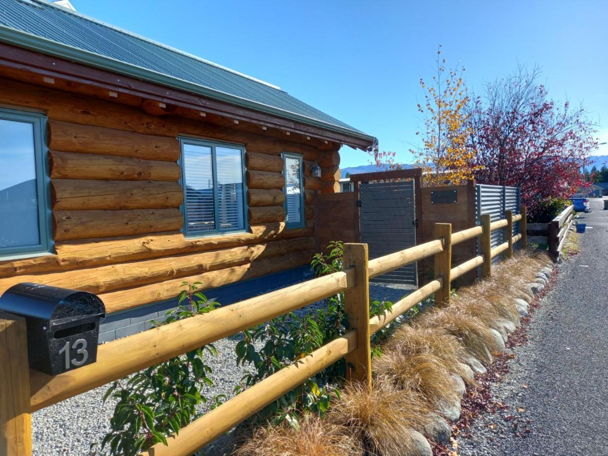 The Cabin Hotel Twizel Exterior photo